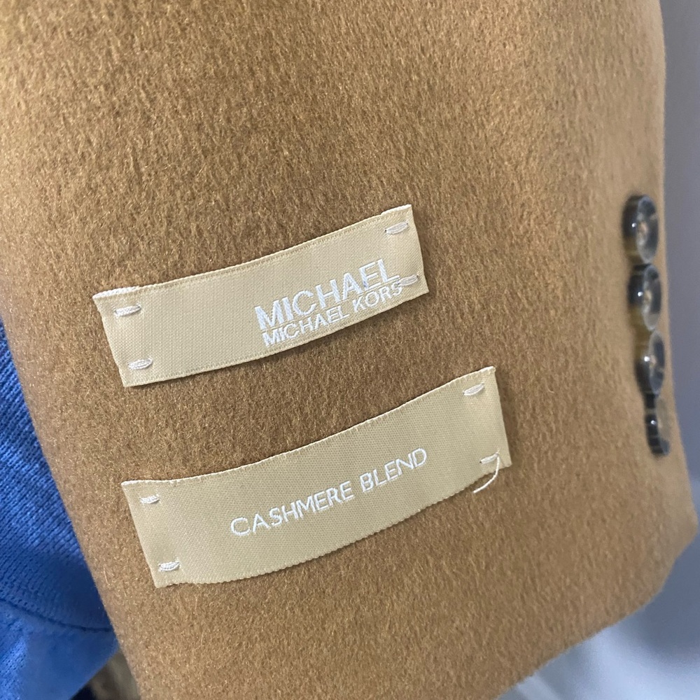 Michael Kors male tan trench - Picture 6 of 6